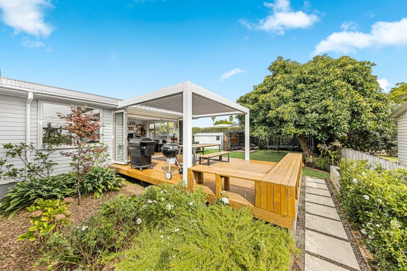 6 Esmeralda Avenue, Avondale, Auckland - Carousel 1