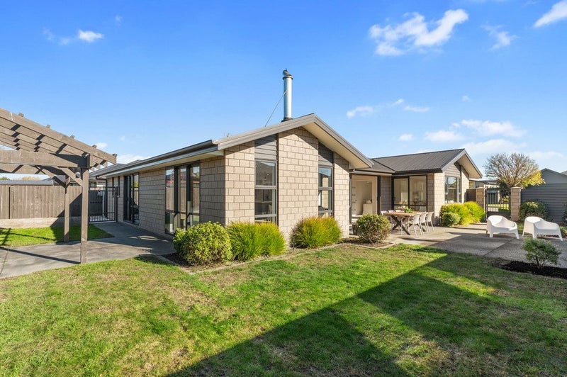 65 Liffey Springs Drive, Lincoln, Lincoln - Carousel 1