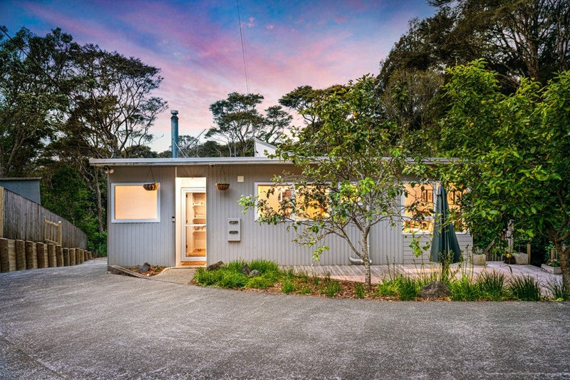 6 Selwyn Avenue, Glen Eden, Auckland - Carousel 2