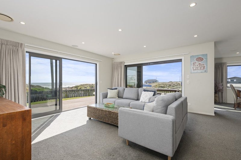 20 Ocean Beach Street, Foxton Beach, Foxton - Carousel 1