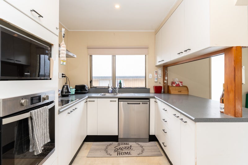 110A Main Road, Tawa, Wellington - Carousel 2