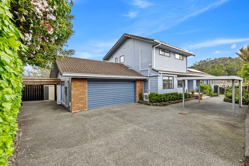 14 Redlands Grove, Swanson, Auckland - Carousel 1
