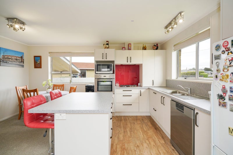 56 Severn Street, Clifton, Invercargill - Carousel 1