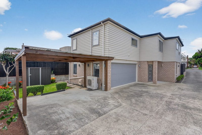 17A Wallath Road, Onehunga, Auckland - Carousel 1