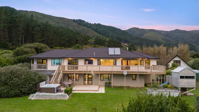 1276 Coast Road, Wainuiomata, Lower Hutt, Wellington - Carousel 2