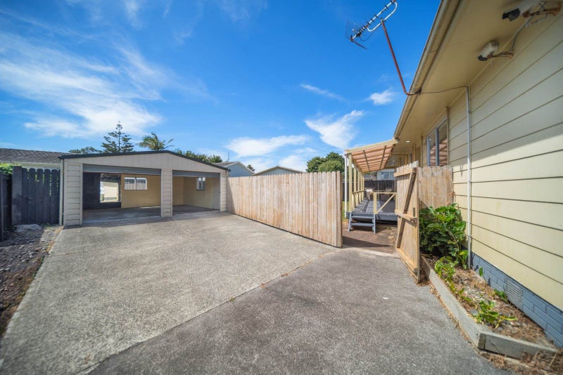 17 Sandrine Avenue, Clover Park, Auckland - Carousel 26