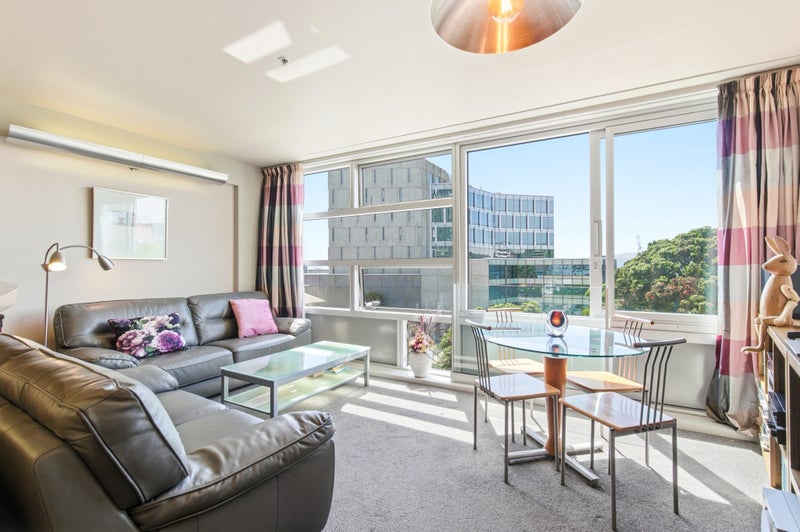 28/43 Mulgrave Street, Thorndon, Wellington - Carousel 1