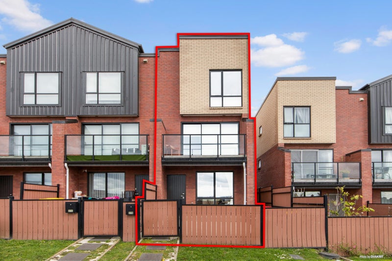 37B Murphys Park Drive, Flat Bush, Auckland - Carousel 1
