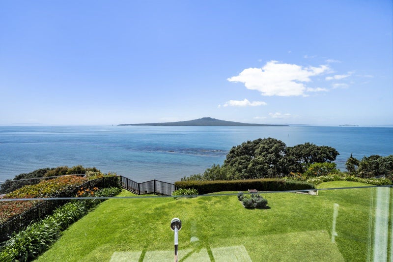 3/64 Seacliffe Avenue, Belmont, Auckland - Carousel 2