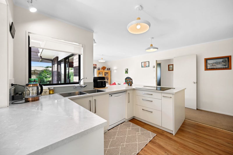 56 Ellerslie Avenue, Chartwell, Hamilton - Carousel 2