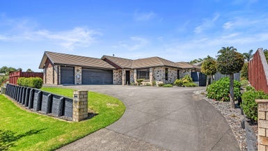 137 Rowesdale Drive, Ohauiti, Tauranga - Carousel 1