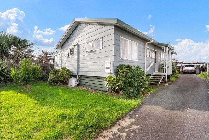 31 Barneys Farm Road, Clendon Park, Auckland - Carousel 2