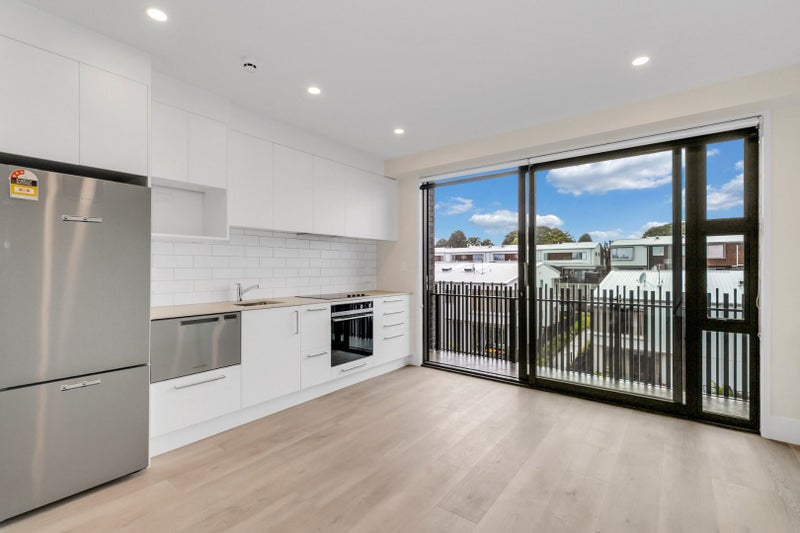 106/11 Hinaki Street, Point England, Auckland - Carousel 2