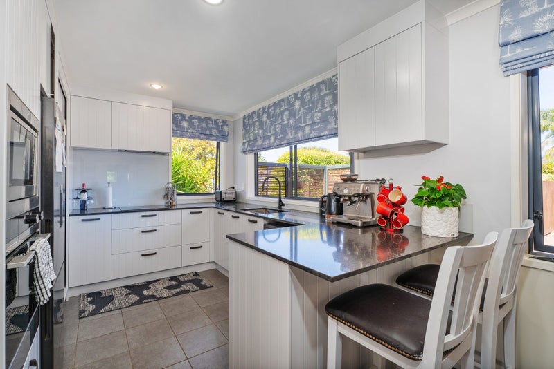 16 Cobham Lane, Whitianga, Whitianga - Carousel 1