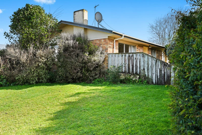 6 Margaret Place, Deanwell, Hamilton - Carousel 1