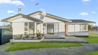 32 Boston Avenue, Hornby, Christchurch - Carousel 1
