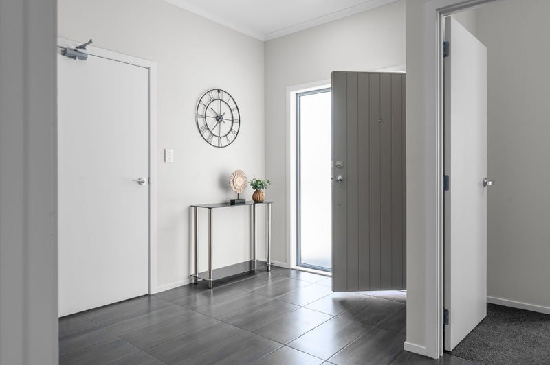 55 Ridgedale Crescent, Flagstaff, Hamilton - Carousel 2