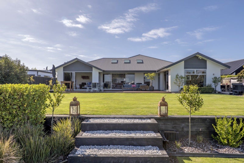 13 Waterton Point, Huntingdon, Ashburton - Carousel 1