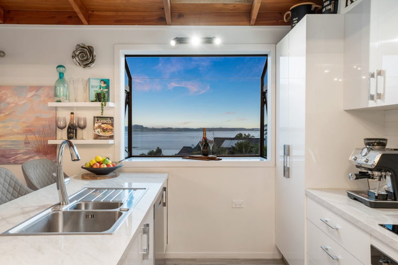 2 Rajan Place, Hillsborough, Auckland - Carousel 2