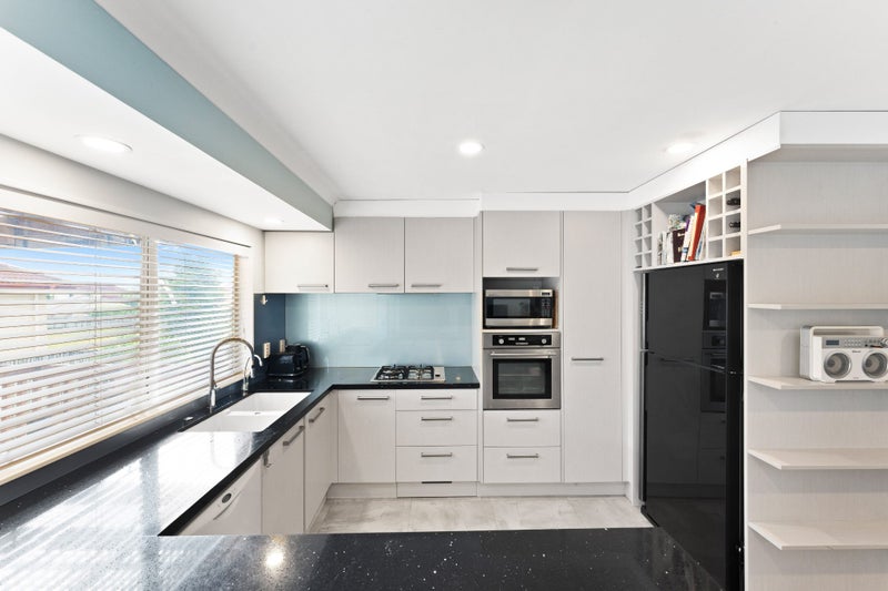 196 Botany Road, Botany Downs, Auckland - Carousel 1