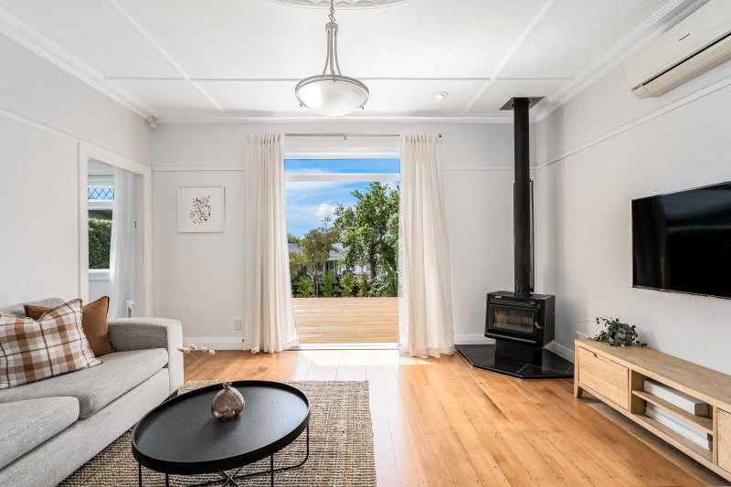 15 Helston Road, Johnsonville, Wellington - Carousel 2