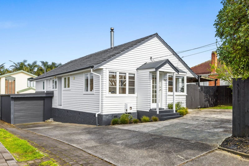 630 Te Atatu Road, Te Atatu Peninsula, Auckland - Carousel 1