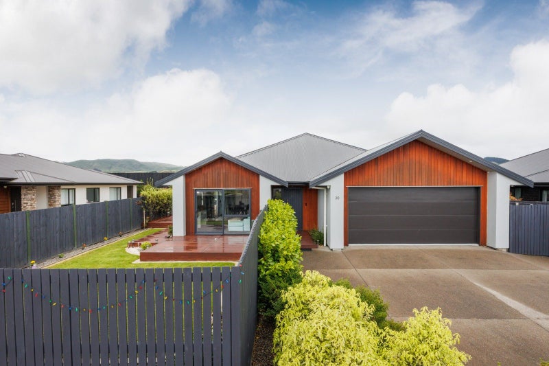30 Atlantic Drive, Fitzherbert, Palmerston North - Carousel 1