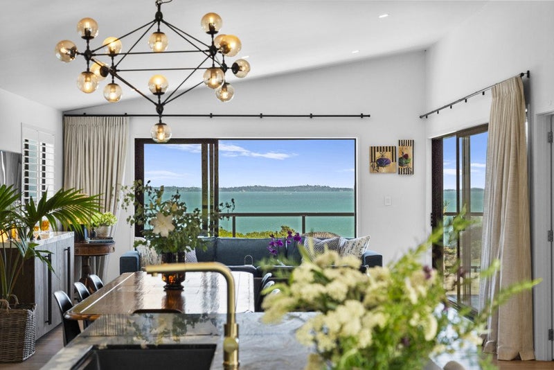 8A Park Road, Surfdale, Waiheke Island - Carousel 1