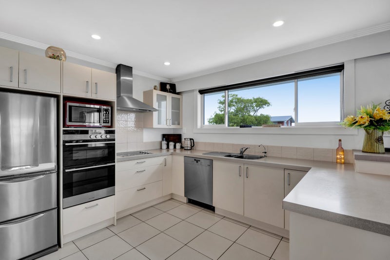 47 Nevada Drive, Merrilands, New Plymouth - Carousel 2