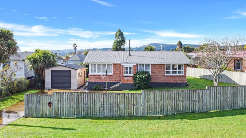 6 Elliott Crescent, Owhata, Rotorua - Carousel 2