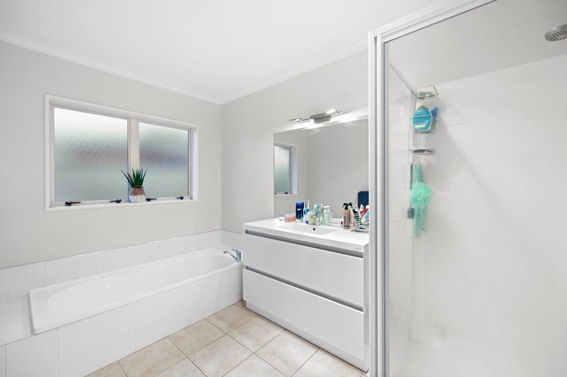 19 Palliser Drive, Huntington, Hamilton - Carousel 19