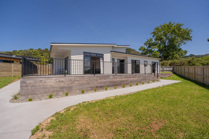 4 Fred Harsant Drive, Cooks Beach, Whitianga - Carousel 1