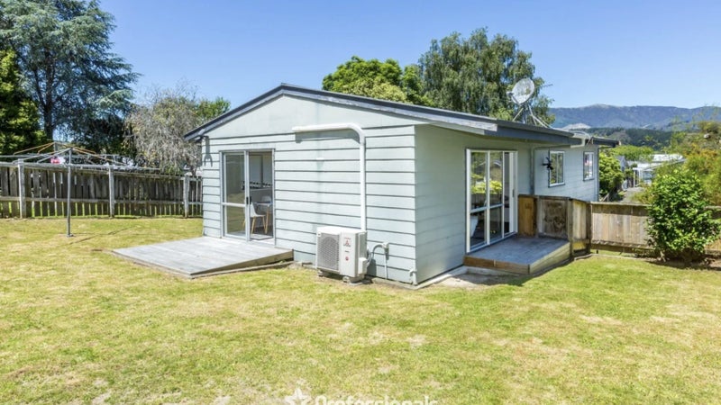 23 Hartford Crescent, Totara Park, Upper Hutt - Carousel 1