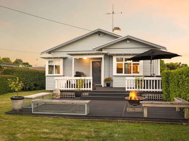 19 Kiwi Avenue, Forest Lake, Hamilton - Carousel 1