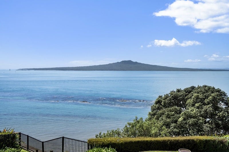 3/64 Seacliffe Avenue, Belmont, Auckland - Carousel 1