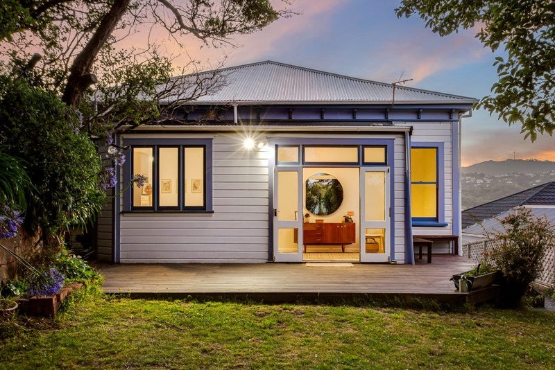 137 Coromandel Street, Newtown, Wellington - Carousel 1