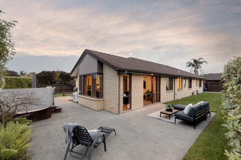 8 Seabreeze Place, Papamoa Beach, Papamoa - Carousel 2