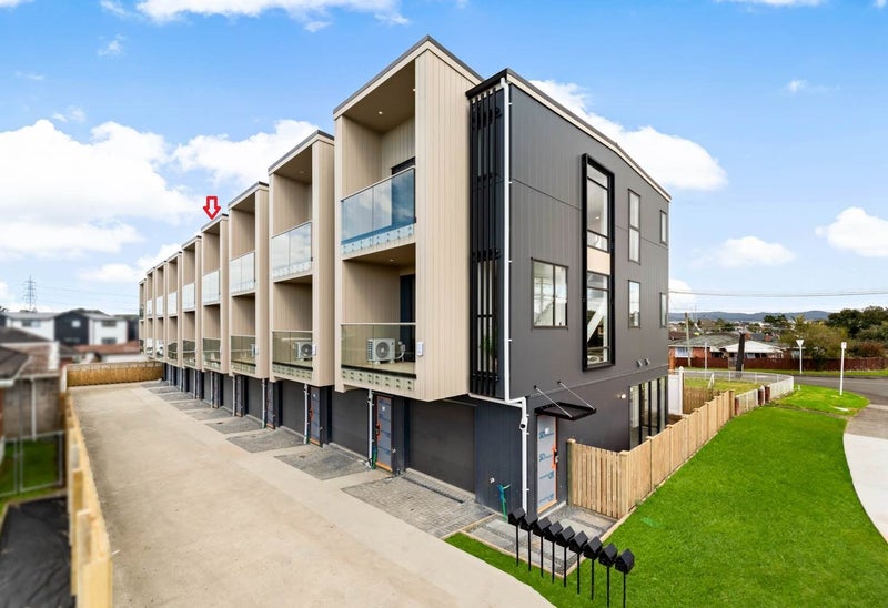 4/4 Toru Street, Te Atatu Peninsula, Waitakere City, Auckland - Carousel 1