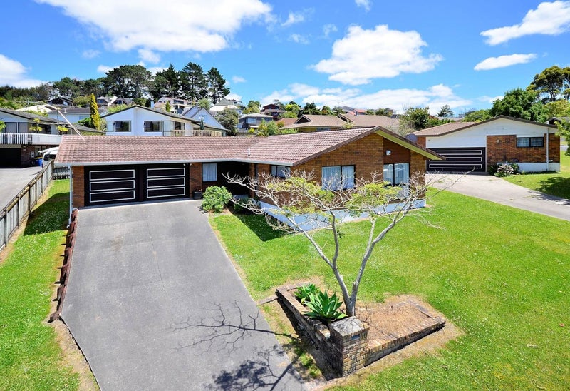 10 Ronald Macken Place, Mairangi Bay, North Shore City, Auckland - Carousel 1