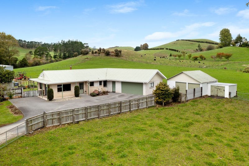 32 Davis Road, Waiongana, Inglewood - Carousel 1