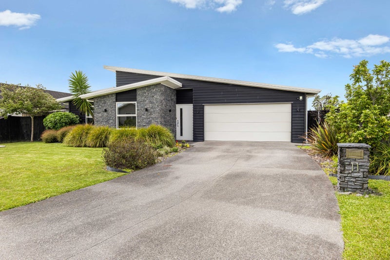 11 Fred White Drive, Kumeu, Kumeu - Carousel 1