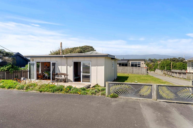 66A Marine Parade, Otaki Beach, Otaki - Carousel 19