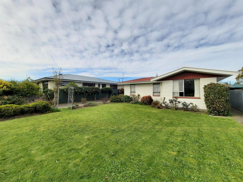 1/318 Main North Road, Redwood, Christchurch - Carousel 1