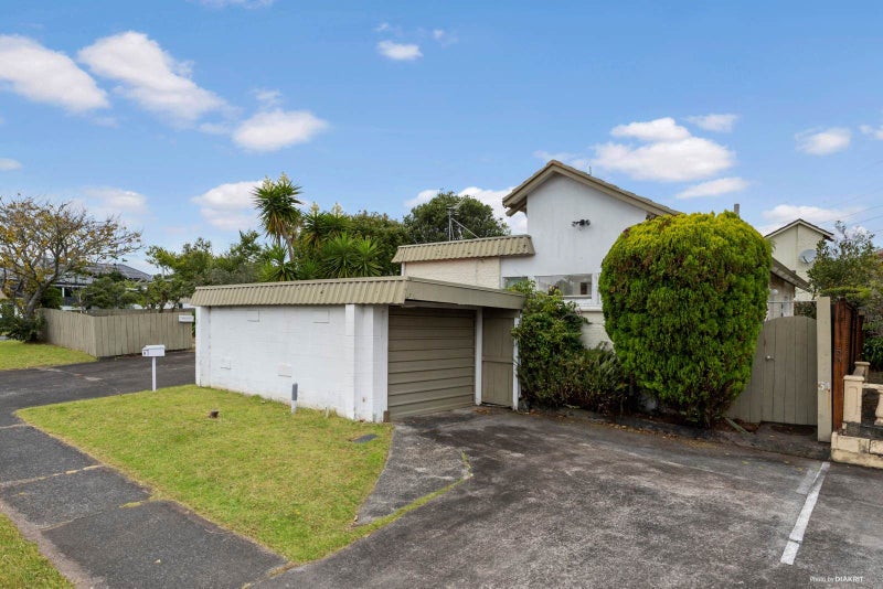 54 The Avenue, Lynfield, Auckland - Carousel 2