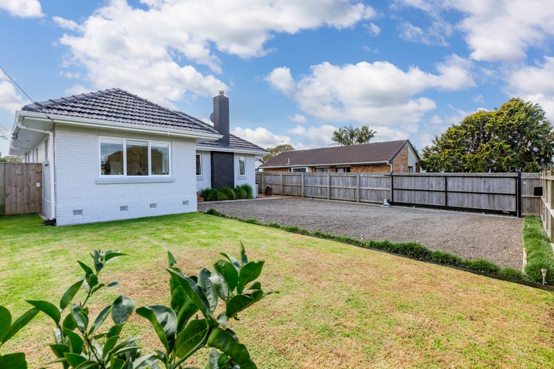 9 Youngs Road, Papakura - Carousel 1