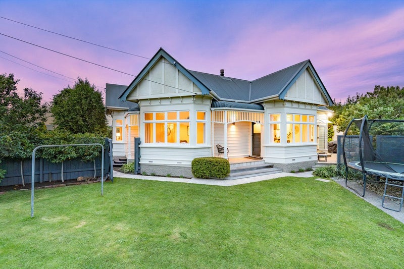 72 Hargest Crescent, Saint Clair, Dunedin - Carousel 2