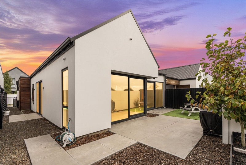 17 Horoeka Street, Avonhead, Christchurch - Carousel 2