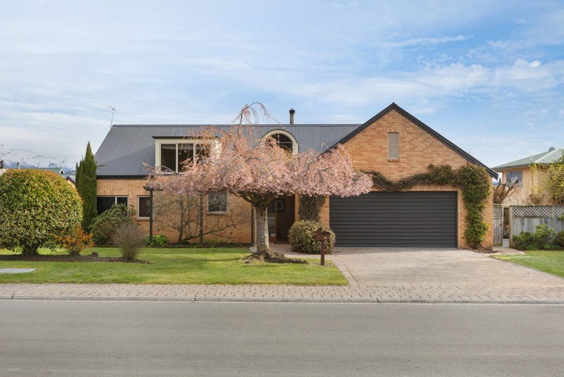 40 Meadowstone Drive, Wanaka - Carousel 1