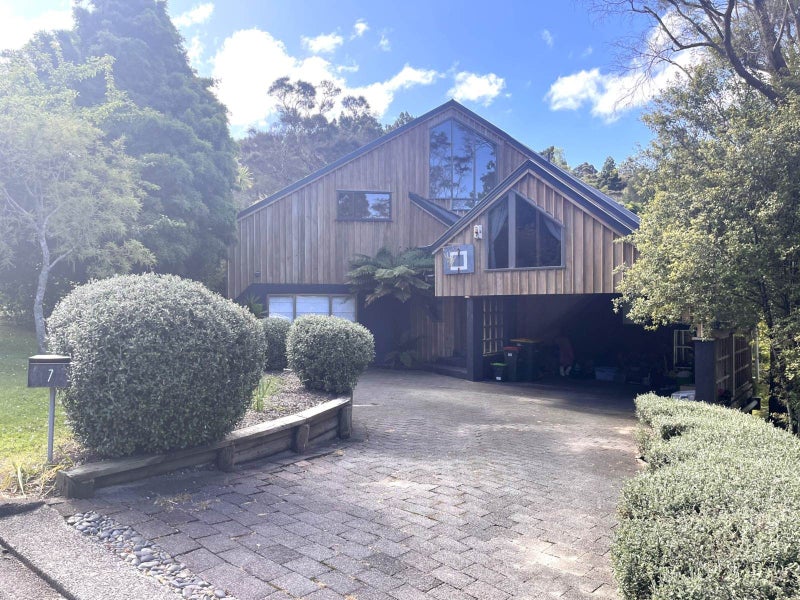 7 Fawcett Road, Laingholm, Auckland - Carousel 1