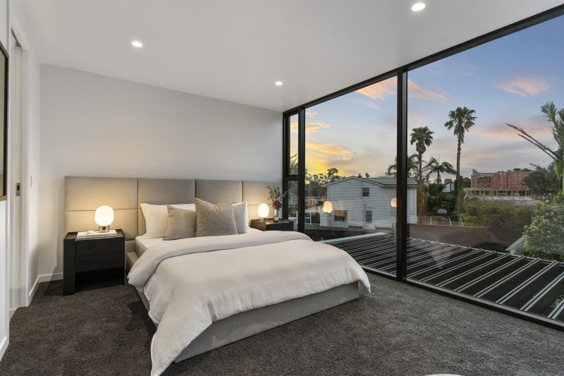2/279 Lake Road, Belmont, Auckland - Carousel 2